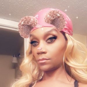 Meet your Posher, Latoya